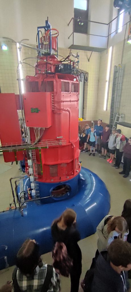 žáci Základní školy a Mateřské školy Doudleby nad Orlicí na exkurzi ve vodní elektrárně v Liticích nad Orlicí