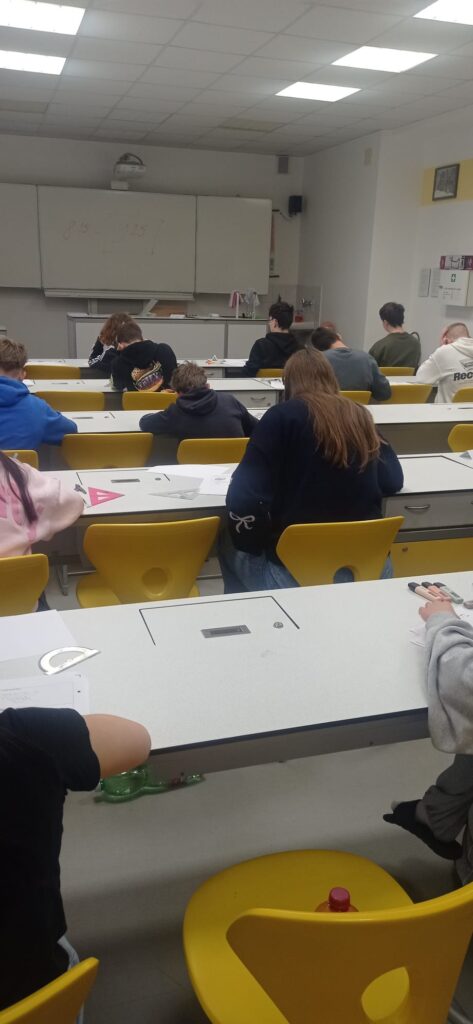 žáci na zkouškách